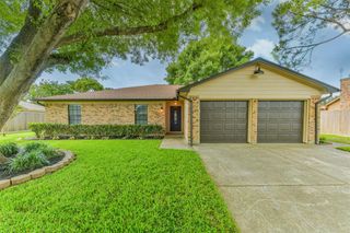 1413 23rd Avenue N, Texas City, TX 77590