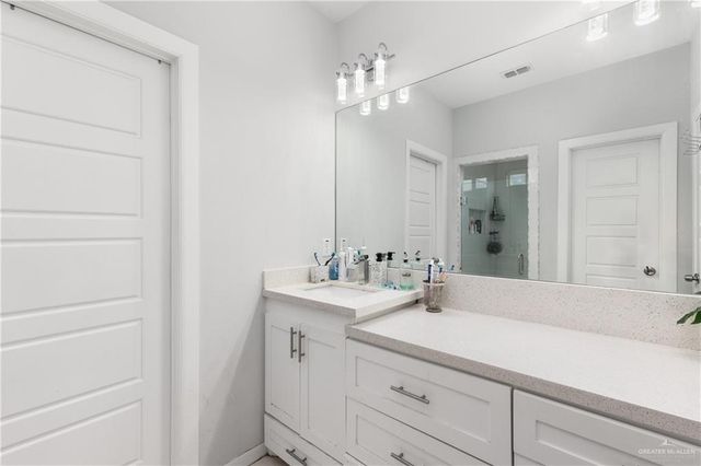 1229 W Franklin Avenue, Alton, TX 78573