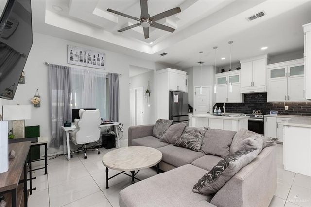 1229 W Franklin Avenue, Alton, TX 78573