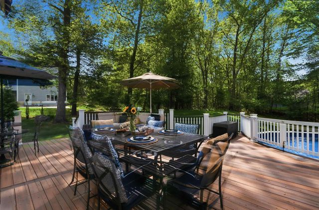 56 Corinthian Drive, Salem, NH 03079