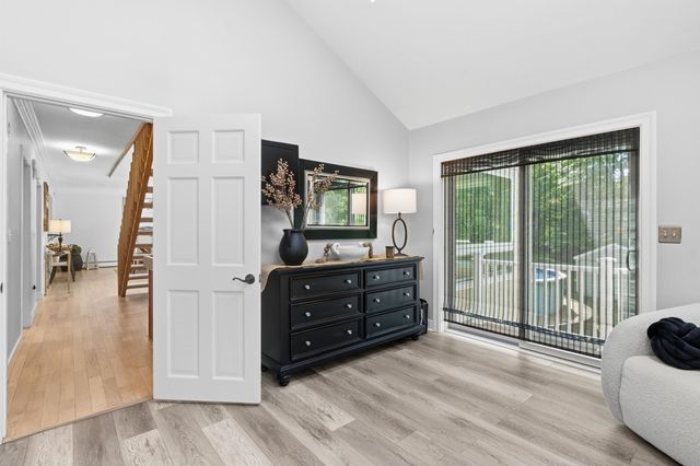 56 Corinthian Drive, Salem, NH 03079