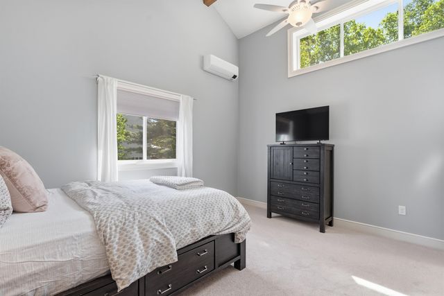 56 Corinthian Drive, Salem, NH 03079