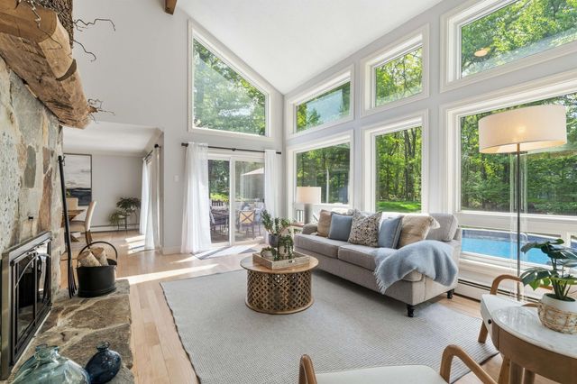56 Corinthian Drive, Salem, NH 03079