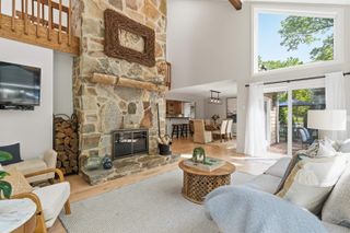 56 Corinthian Drive, Salem, NH 03079