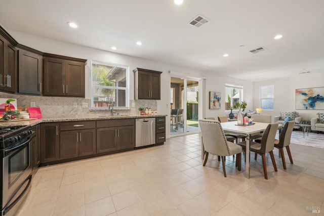 1403 Clementine Ln, Fairfield, CA 94533