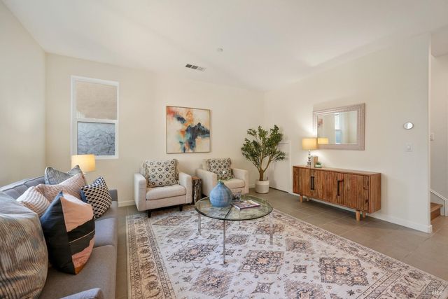 1403 Clementine Ln, Fairfield, CA 94533