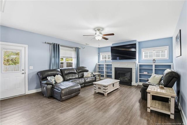 301 Derby Lane, Hope Mills, NC 28348