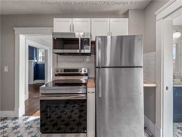 923 Main Street, Charleston, WV 25302