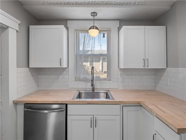 923 Main Street, Charleston, WV 25302