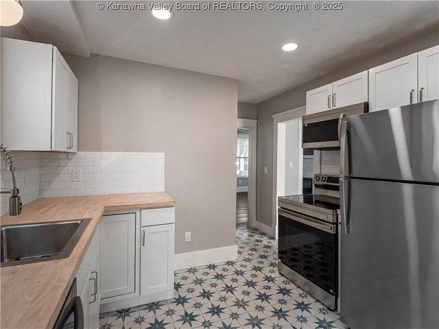 923 Main Street, Charleston, WV 25302