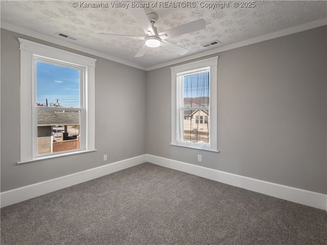 923 Main Street, Charleston, WV 25302