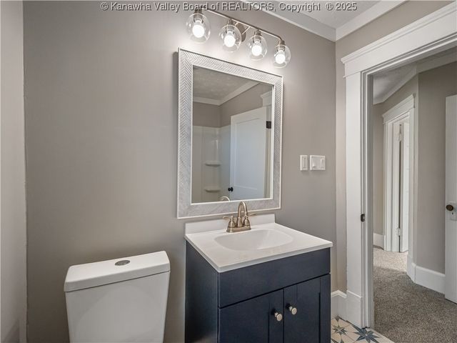 923 Main Street, Charleston, WV 25302