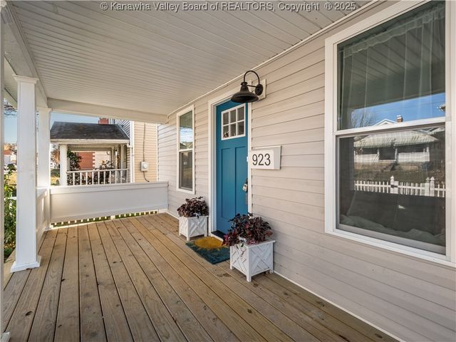 923 Main Street, Charleston, WV 25302