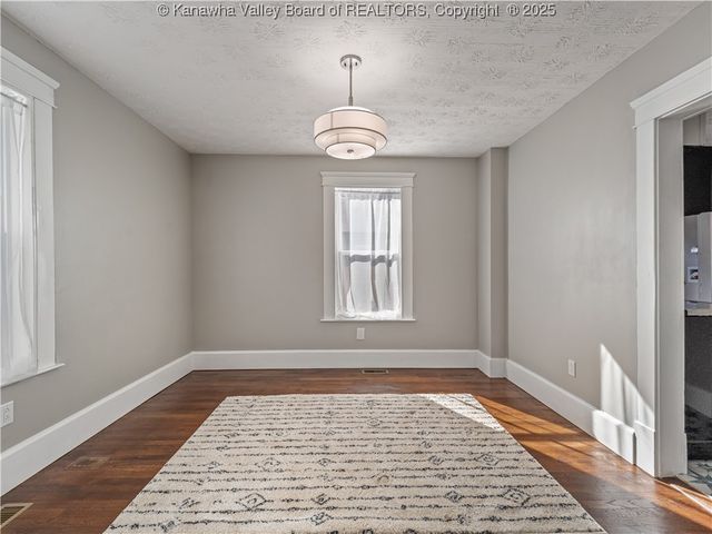 923 Main Street, Charleston, WV 25302