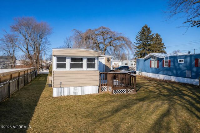 1 Bayshore Mobile Mnr, Hazlet, NJ 07734