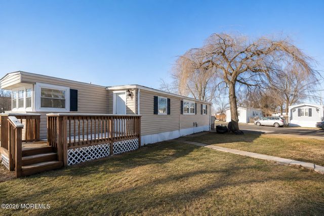 1 Bayshore Mobile Mnr, Hazlet, NJ 07734