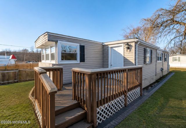 1 Bayshore Mobile Mnr, Hazlet, NJ 07734
