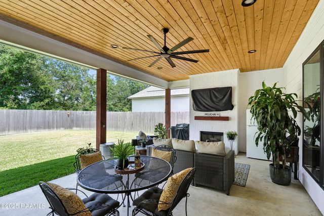 104 Amberjack Terrace, Youngsville, LA 70592