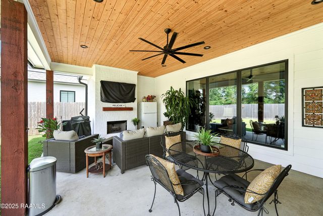 104 Amberjack Terrace, Youngsville, LA 70592