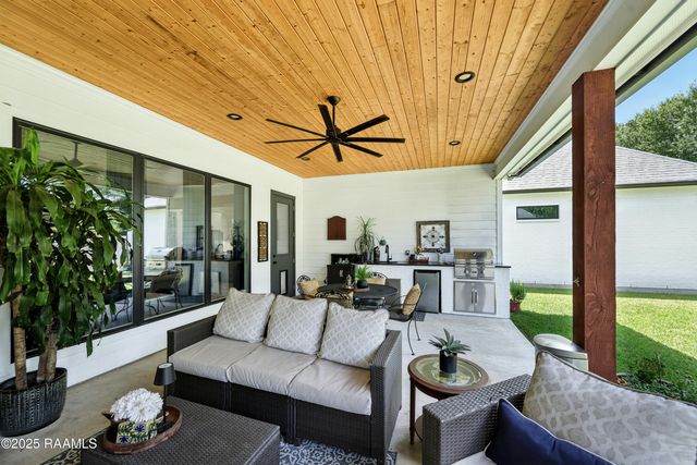 104 Amberjack Terrace, Youngsville, LA 70592