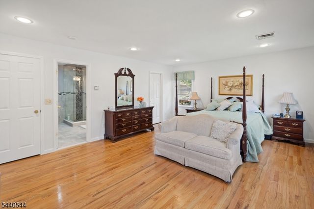 111 Shadowlawn Way, Cranford Twp., NJ 07016