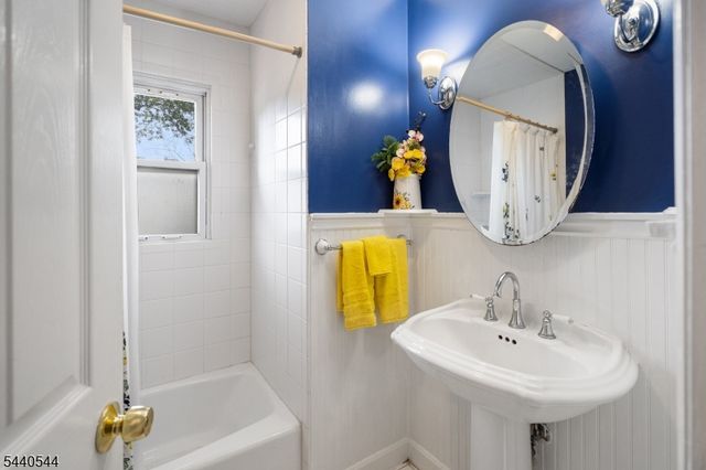 111 Shadowlawn Way, Cranford Twp., NJ 07016