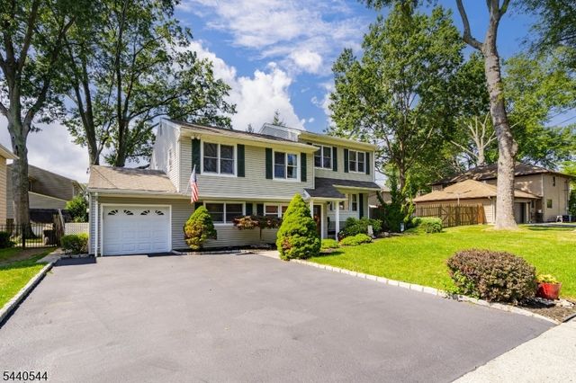 111 Shadowlawn Way, Cranford Twp., NJ 07016