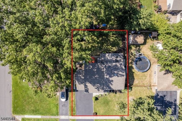 111 Shadowlawn Way, Cranford Twp., NJ 07016