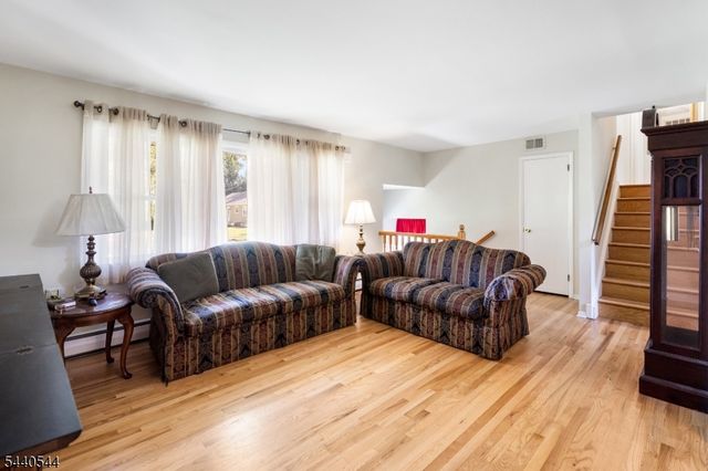 111 Shadowlawn Way, Cranford Twp., NJ 07016