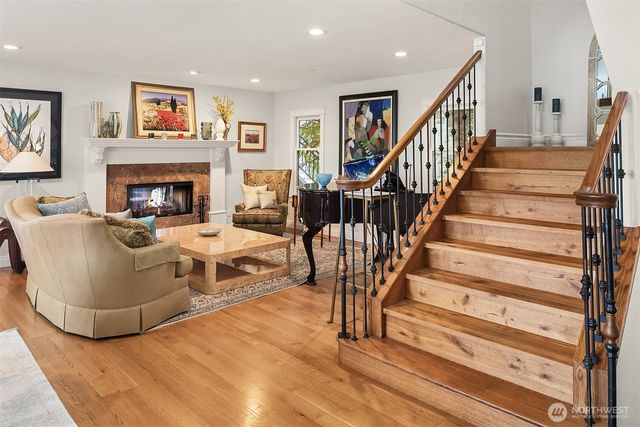 456 W Lake Sammamish Parkway SE, Bellevue, WA 98008