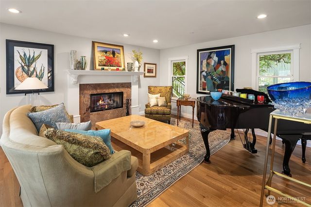 456 W Lake Sammamish Parkway SE, Bellevue, WA 98008