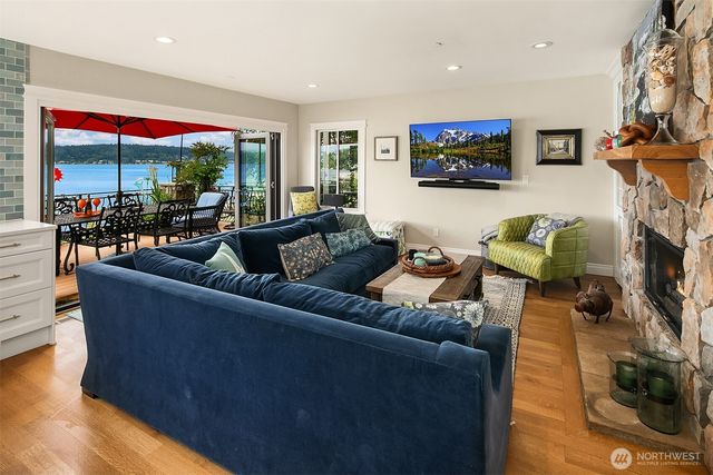456 W Lake Sammamish Parkway SE, Bellevue, WA 98008