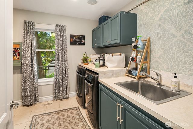 456 W Lake Sammamish Parkway SE, Bellevue, WA 98008