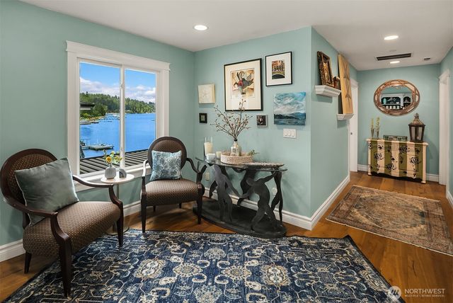 456 W Lake Sammamish Parkway SE, Bellevue, WA 98008
