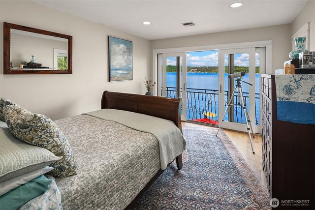 456 W Lake Sammamish Parkway SE, Bellevue, WA 98008