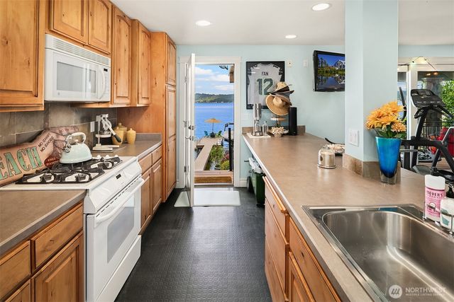 456 W Lake Sammamish Parkway SE, Bellevue, WA 98008