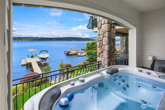 456 W Lake Sammamish Parkway SE, Bellevue, WA 98008