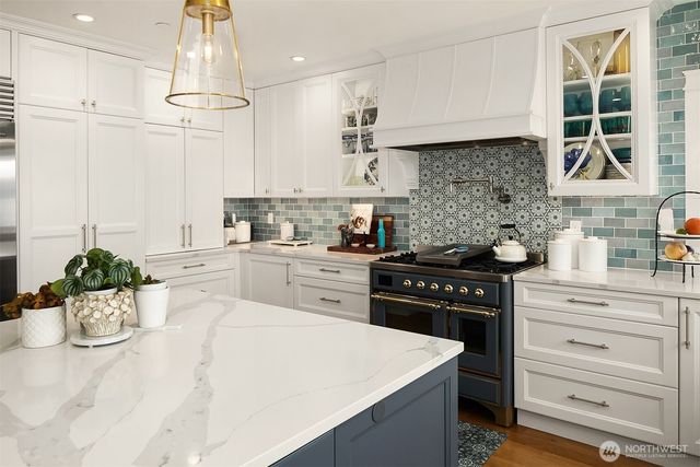 456 W Lake Sammamish Parkway SE, Bellevue, WA 98008