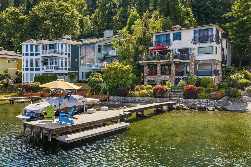456 W Lake Sammamish Parkway SE, Bellevue, WA 98008