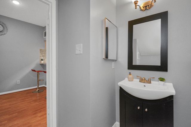 2626 Holly Hall Street 1207, Houston, TX 77054