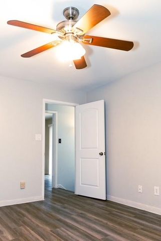 2626 Holly Hall Street 1207, Houston, TX 77054