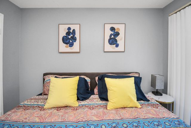 2626 Holly Hall Street 1207, Houston, TX 77054