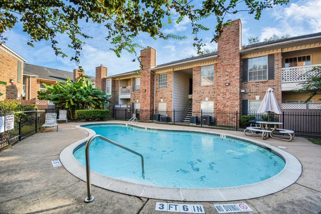 2626 Holly Hall Street 1207, Houston, TX 77054