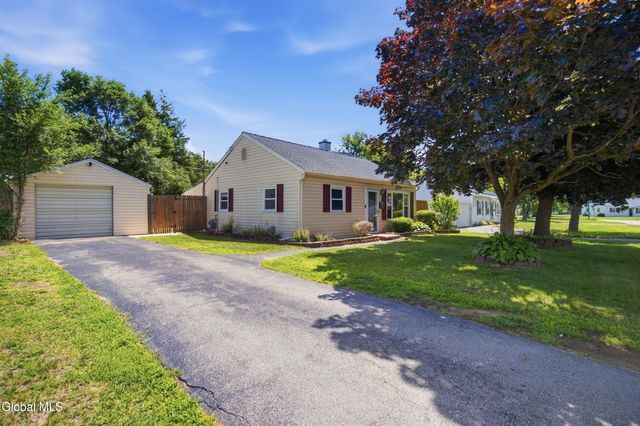 9 Mayhall Street, Colonie, NY 12205