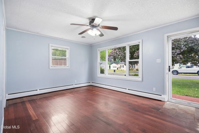 9 Mayhall Street, Colonie, NY 12205