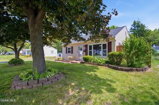 9 Mayhall Street, Colonie, NY 12205
