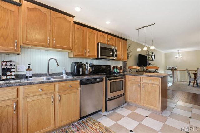 508 Pacific Estates Drive, Pacific, MO 63069