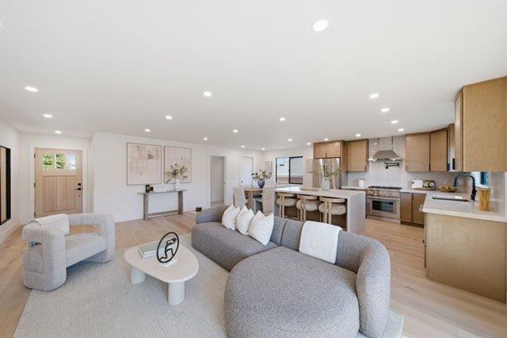 Image 11 of property listing at 80 Hilltop Drive, San Carlos, CA 94070