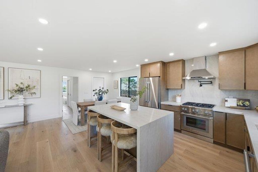 Image 13 of property listing at 80 Hilltop Drive, San Carlos, CA 94070