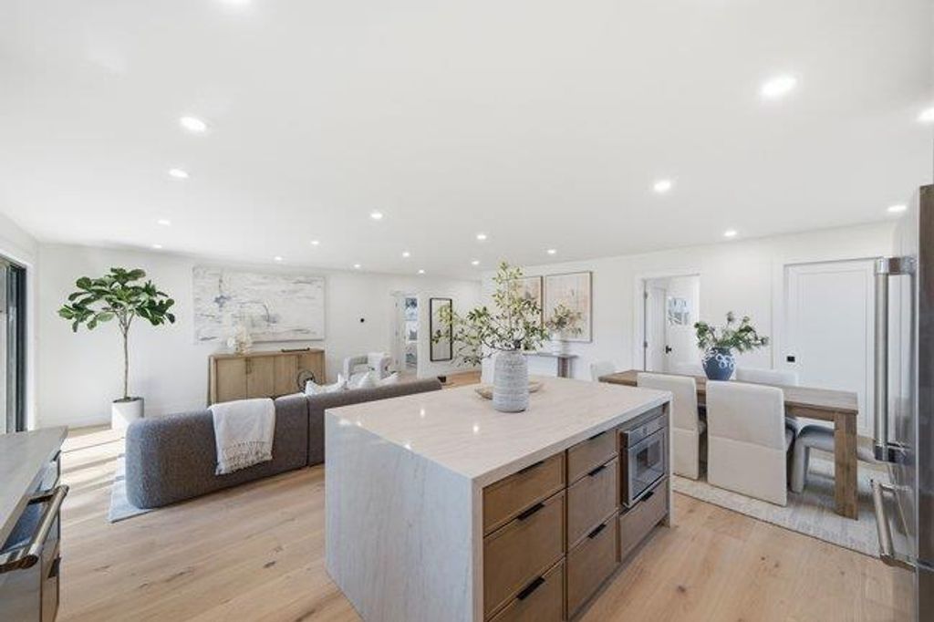 Image 14 of property listing at 80 Hilltop Drive, San Carlos, CA 94070